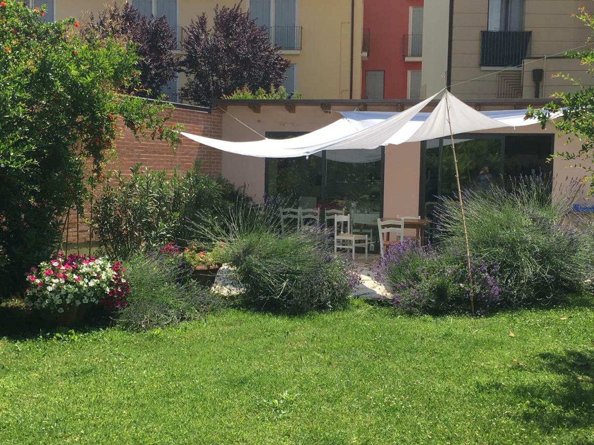 Via Mazzini Bed & Breakfast Bazzano Bagian luar foto